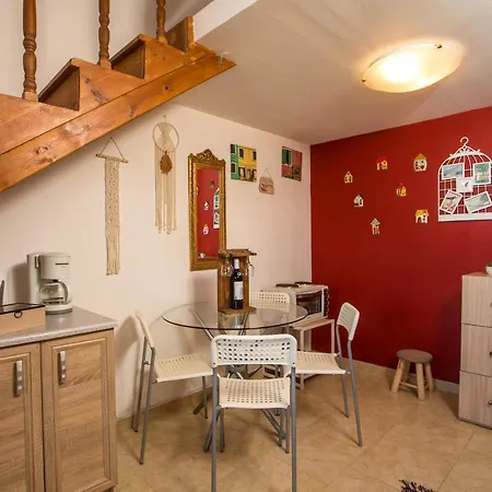 Anna's House דירה האלקי